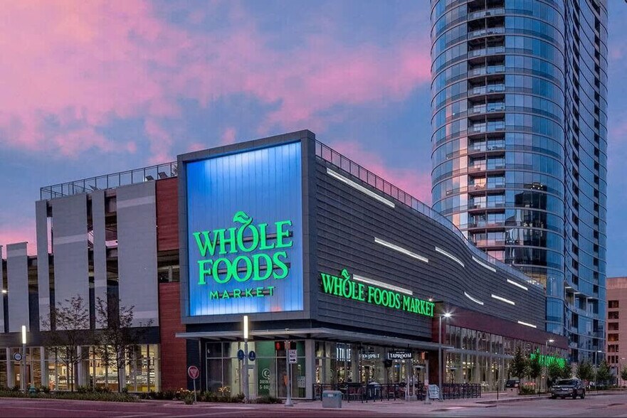 Building Photo - 421 E Market St