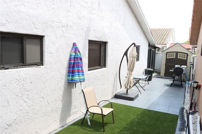 Building Photo - 10384 NW 128th Terrace