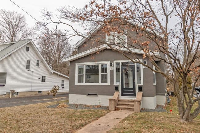 Primary Photo - 267 Hebron Ave