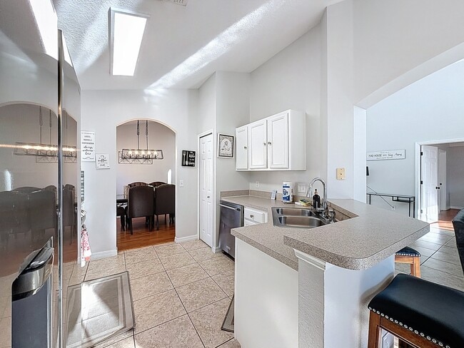 Building Photo - 217 Sevilla Ave