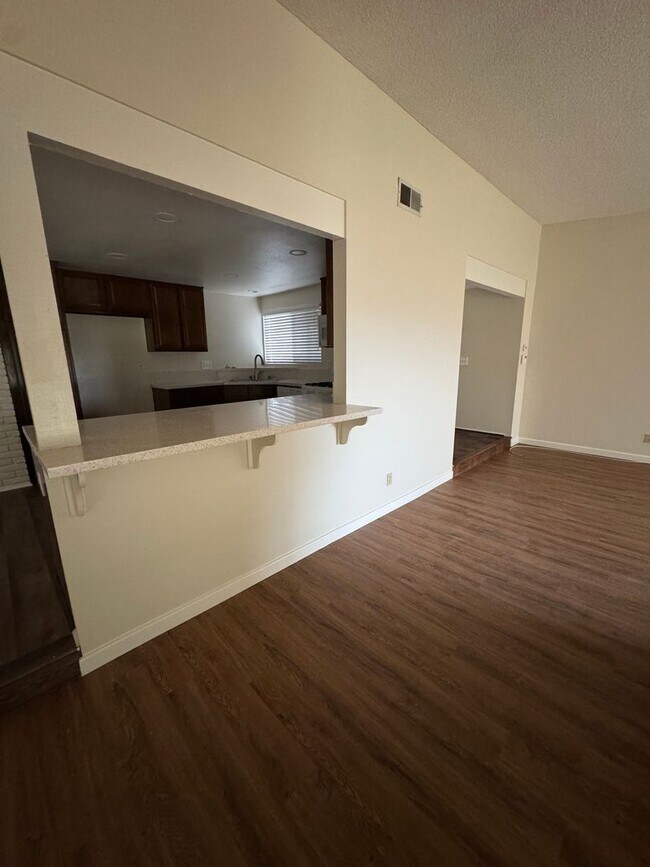 Building Photo - A Cozy Classic With Backyard Charm in Newbury Park