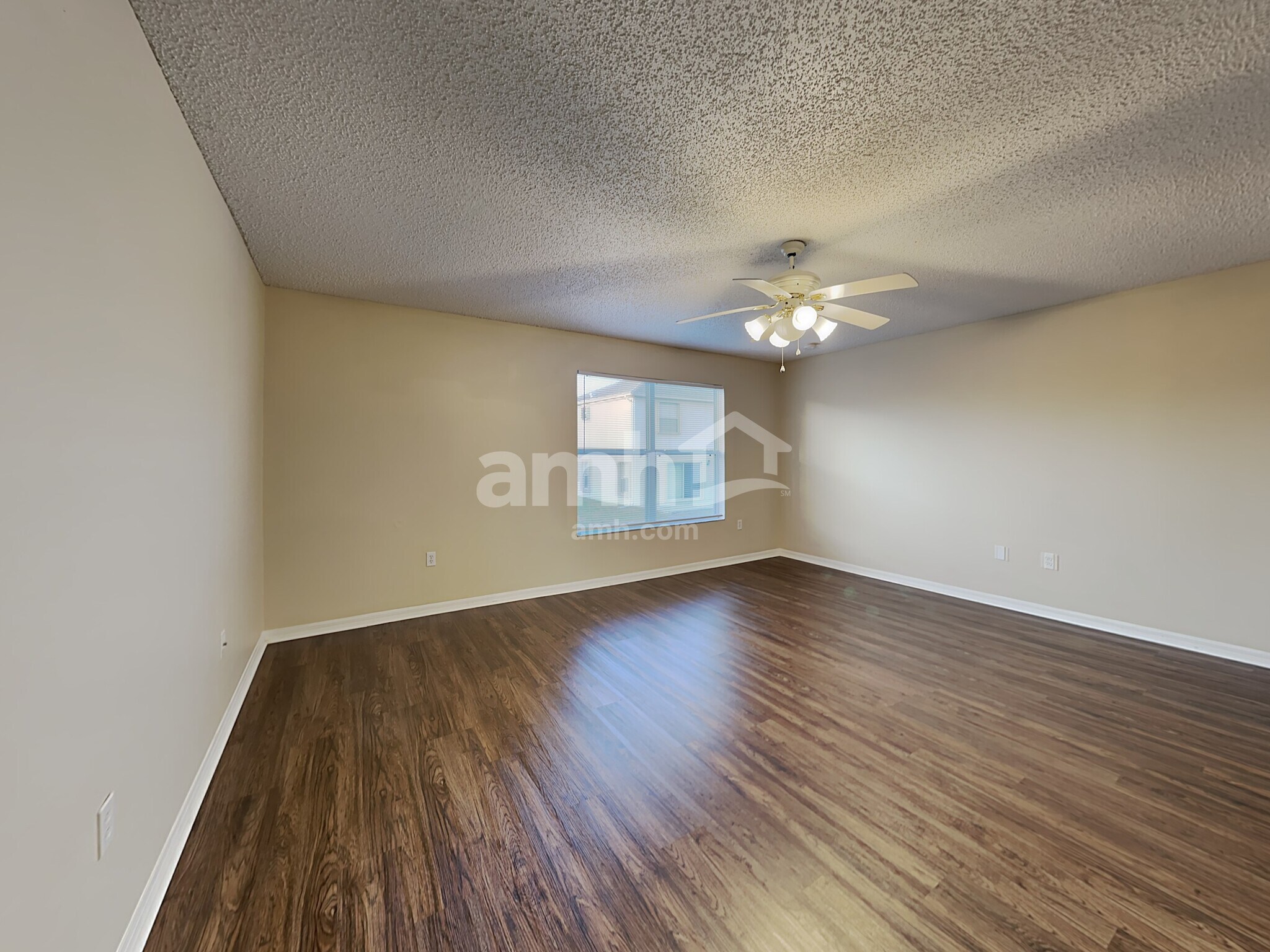 Building Photo - 330 Salmon Ct