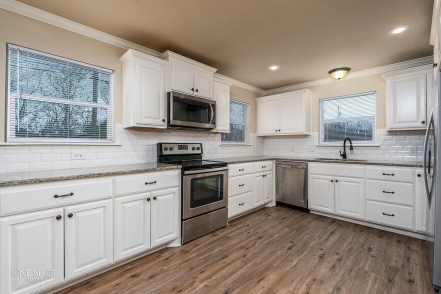 Building Photo - 1410 S 32nd St