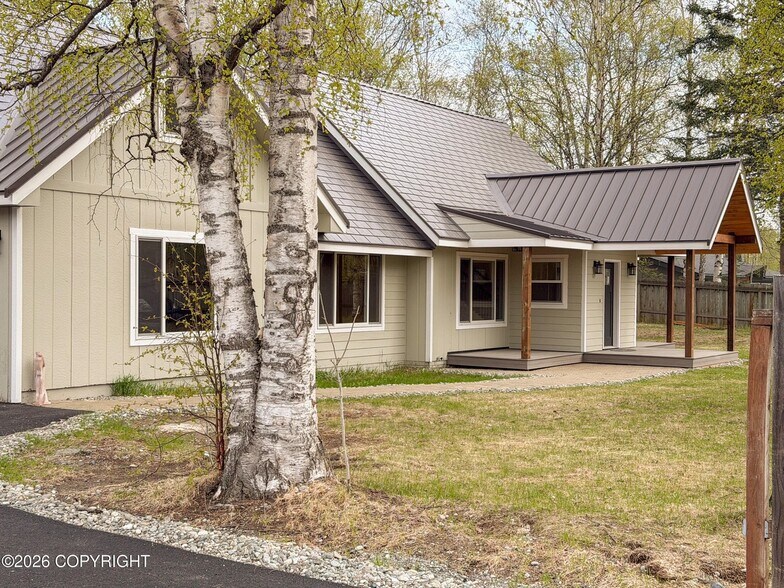 Building Photo - 735 W Winter Ave
