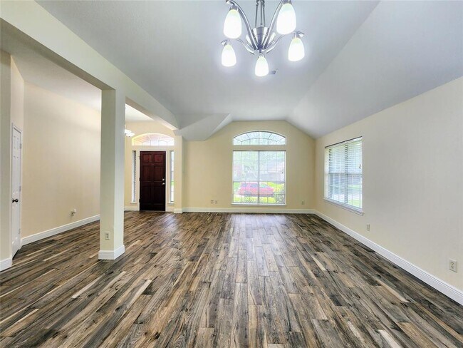 Building Photo - 25807 Elmley Pl