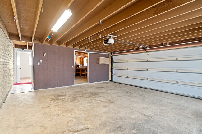 Building Photo - 280 S Atlanta Dr