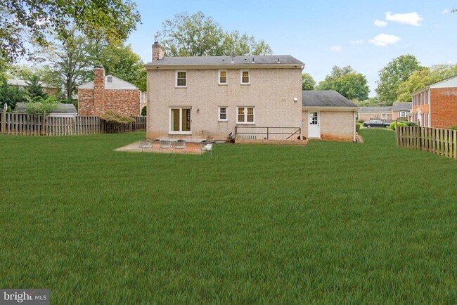 Building Photo - 1830 Clifdale Ct