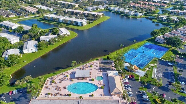 Building Photo - 15449 Lakes of Delray Blvd