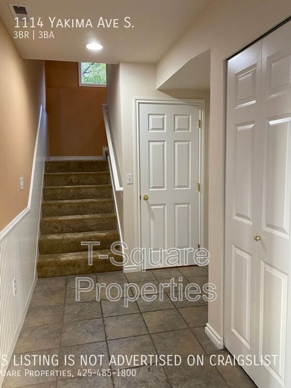 Building Photo - 1114 Yakima Ave S