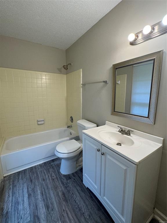 Building Photo - 2233 W Aberdeen Dr