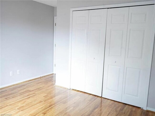 Building Photo - 17556 Brentwood Ct