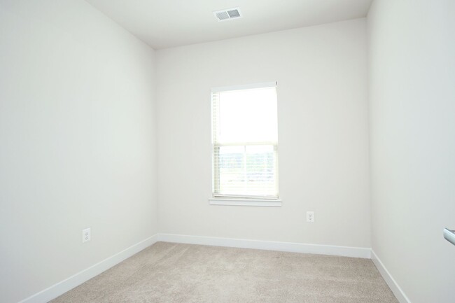 Building Photo - Pet Friendly Rivanna Village Townhome (Lea...