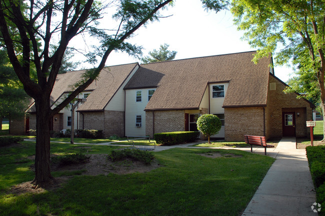 Building Photo - Pine Ridge Estates