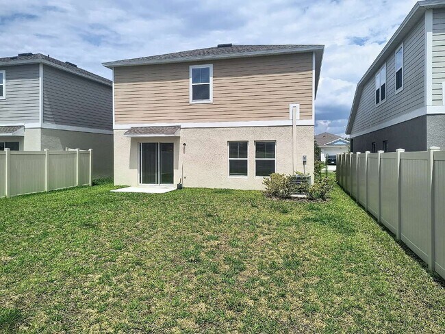Building Photo - 12937 Camarillo Pl