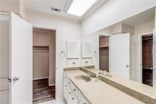 Building Photo - 12118 Black Angus Dr