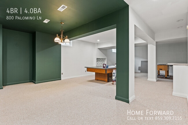 Building Photo - 800 Palomino Ln