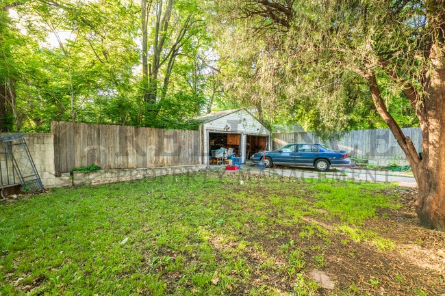 Building Photo - 1554 N Salina Ave