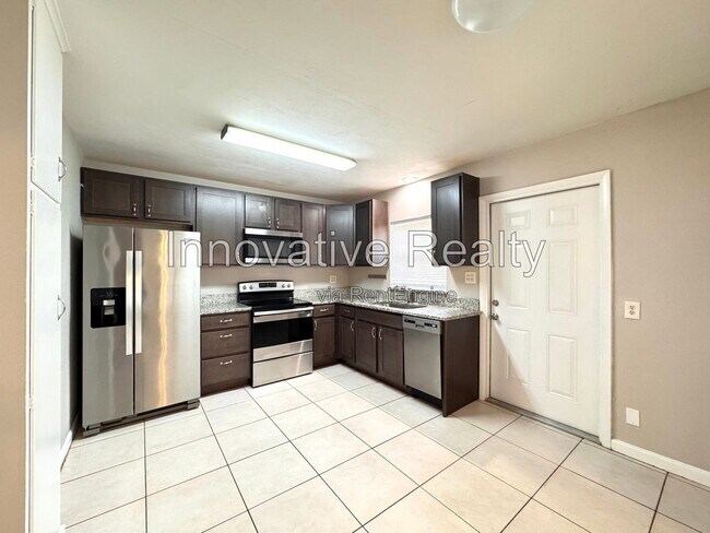 Building Photo - 1790 Marshall Dr