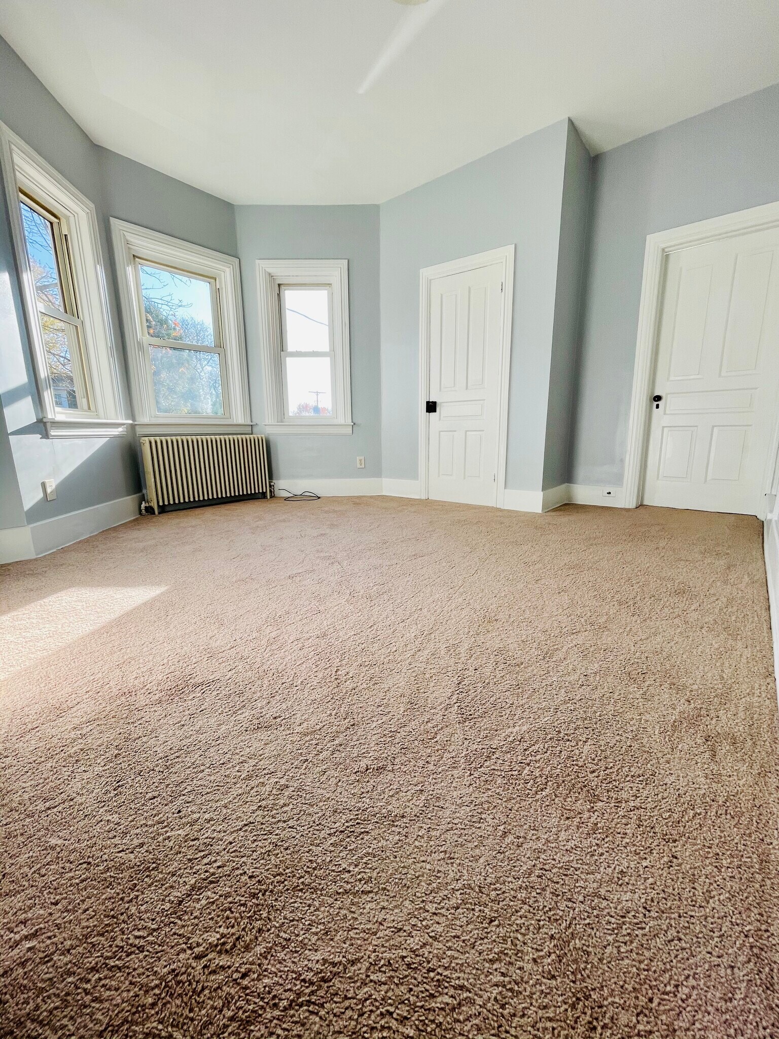 Building Photo - 33 Linden Ave