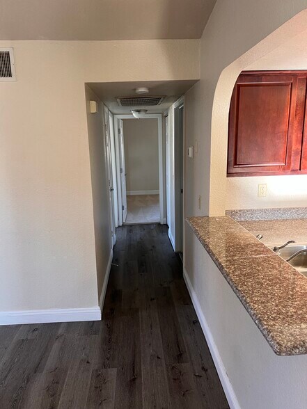 Building Photo - 3011 Sunfish Dr
