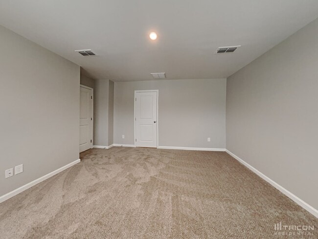 Building Photo - 979 Sequoia Dr