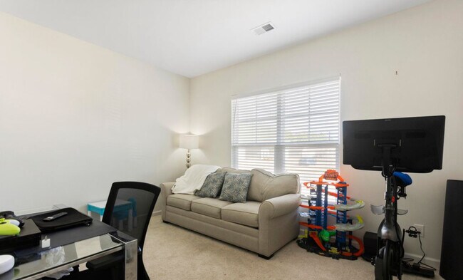 Building Photo - 6469 Lucerna Pl