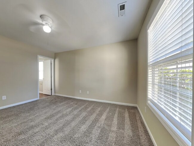 Building Photo - 1741 Beachwood Rd