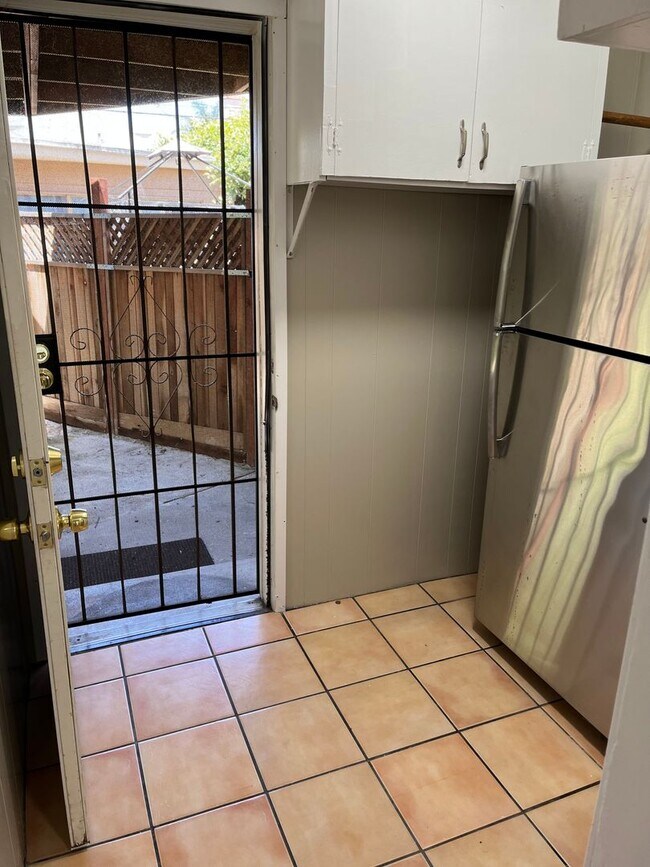 Building Photo - 4366-4368 Felton St