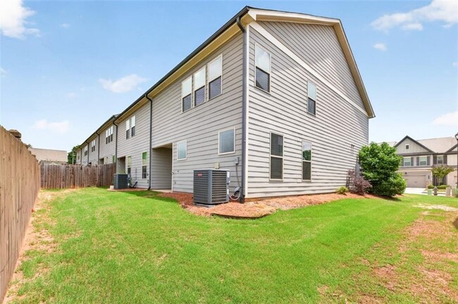 Building Photo - 5524 Garens Way