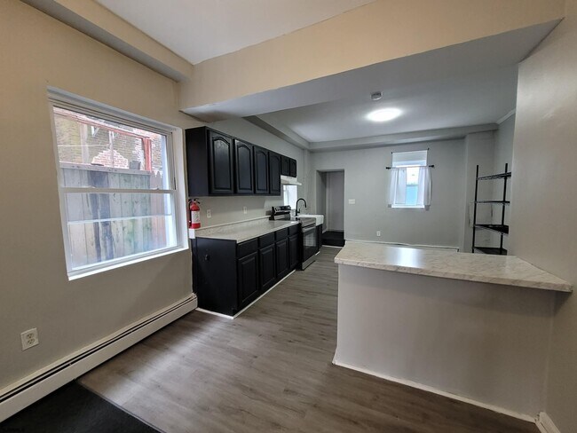 Building Photo - 1108 Baltic Ave