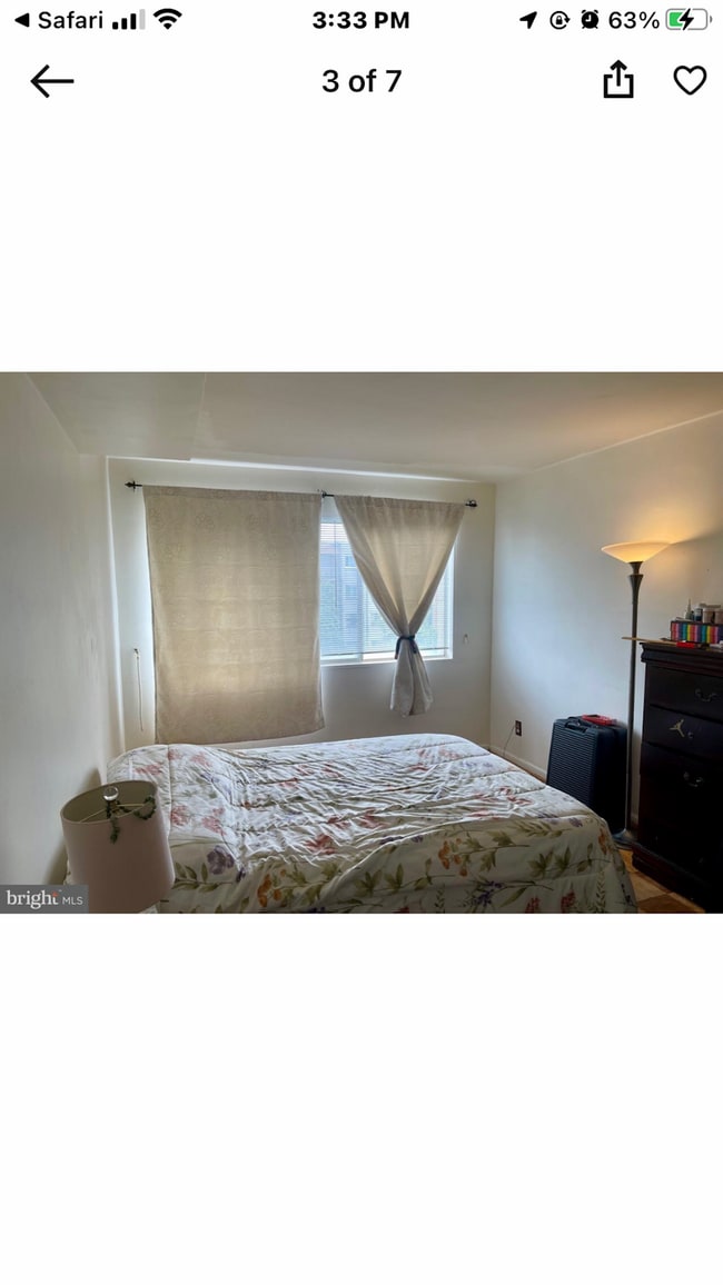 Building Photo - 5851 Quantrell Ave