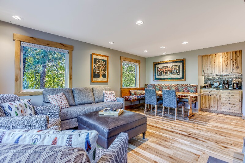 Building Photo - 1221 Commercial St