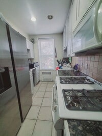 Building Photo - 7 4th St