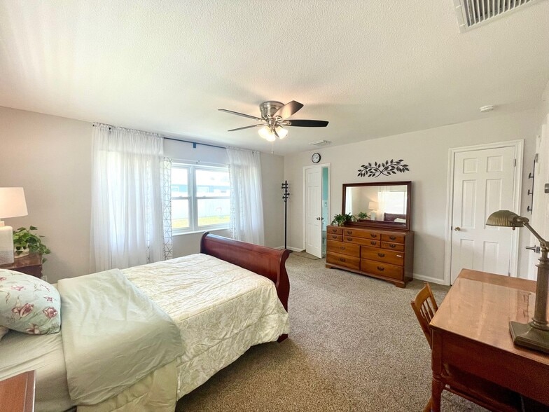 Building Photo - 4510 Cranston Pl