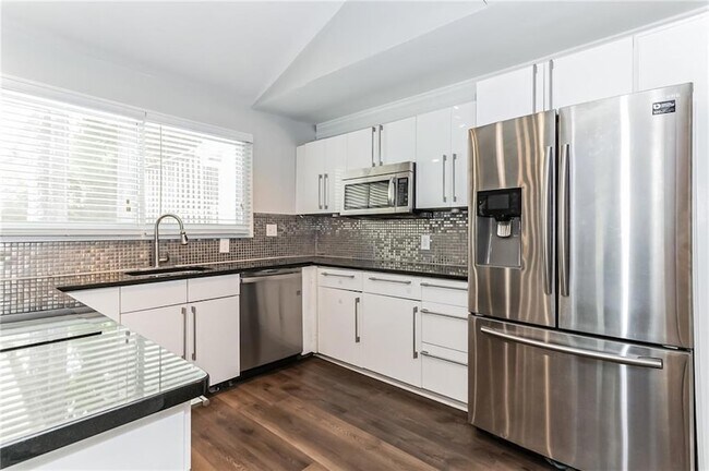 Building Photo - 1452 Briaroaks Trail NE