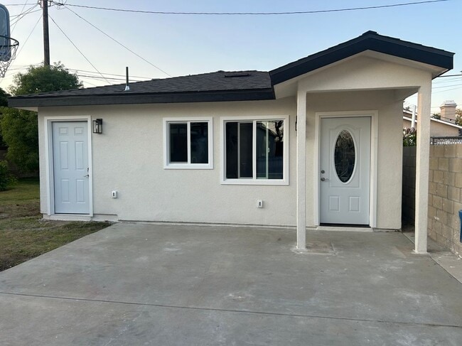 Building Photo - 14715 Flomar Dr