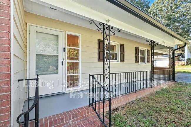 Building Photo - 4850 Ellen Ave
