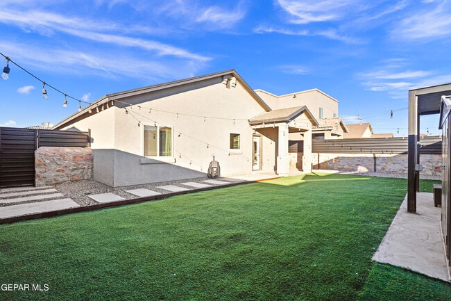 Building Photo - 14936 Tierra Haven Ave