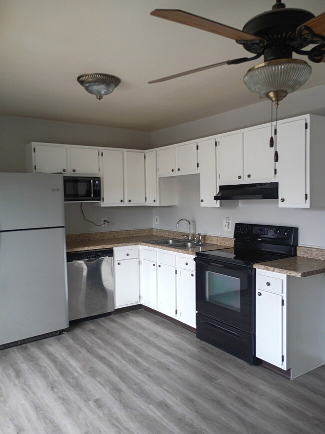 Building Photo - 25 Walnut Mill Ln