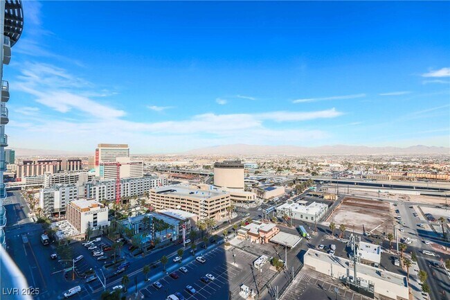 Building Photo - 150 S Las Vegas Blvd