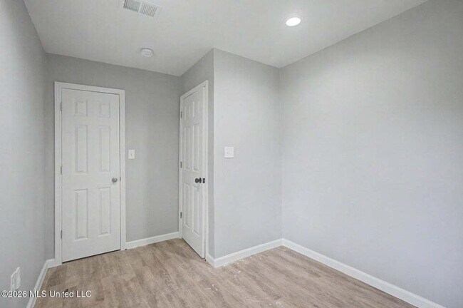 Building Photo - 3 bedroom close to D'Iberville!