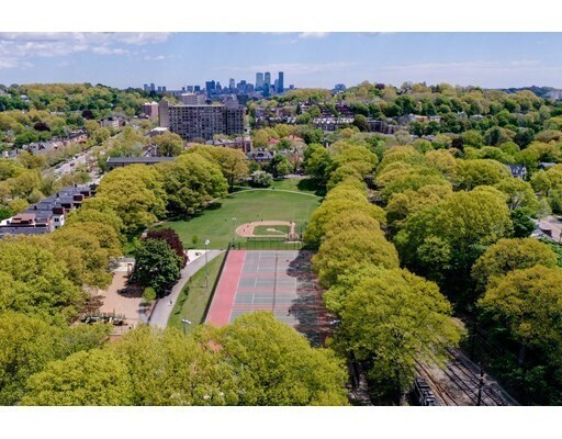 Building Photo - 11 Regent Cir