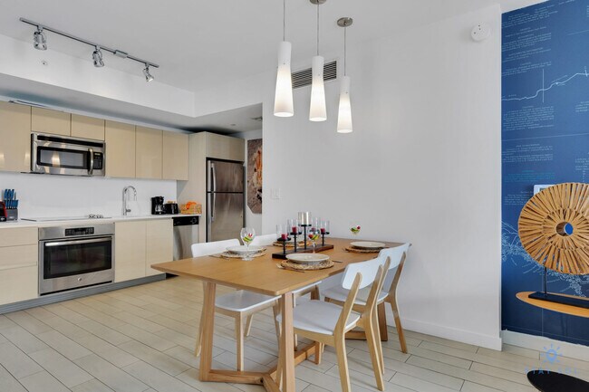 Building Photo - 2602 E Hallandale Beach Blvd