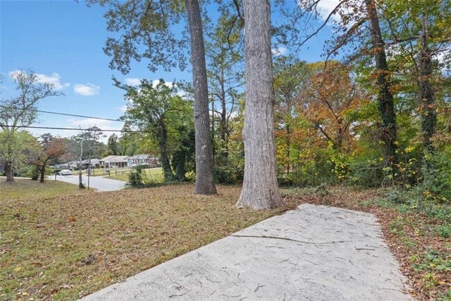 Building Photo - 701 Daniel Ave