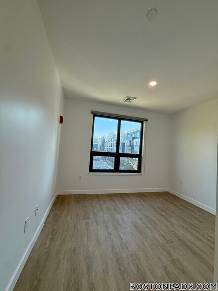 Building Photo - 199 Gardner St