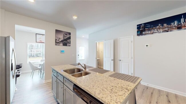 Building Photo - 6117 Mallory Ridge