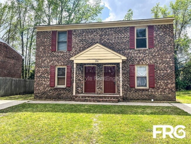 Building Photo - 206 Lindbeth Dr