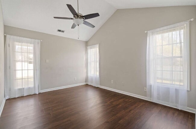 Building Photo - One-Story 3-Bedroom Home in Heart of Knightdale