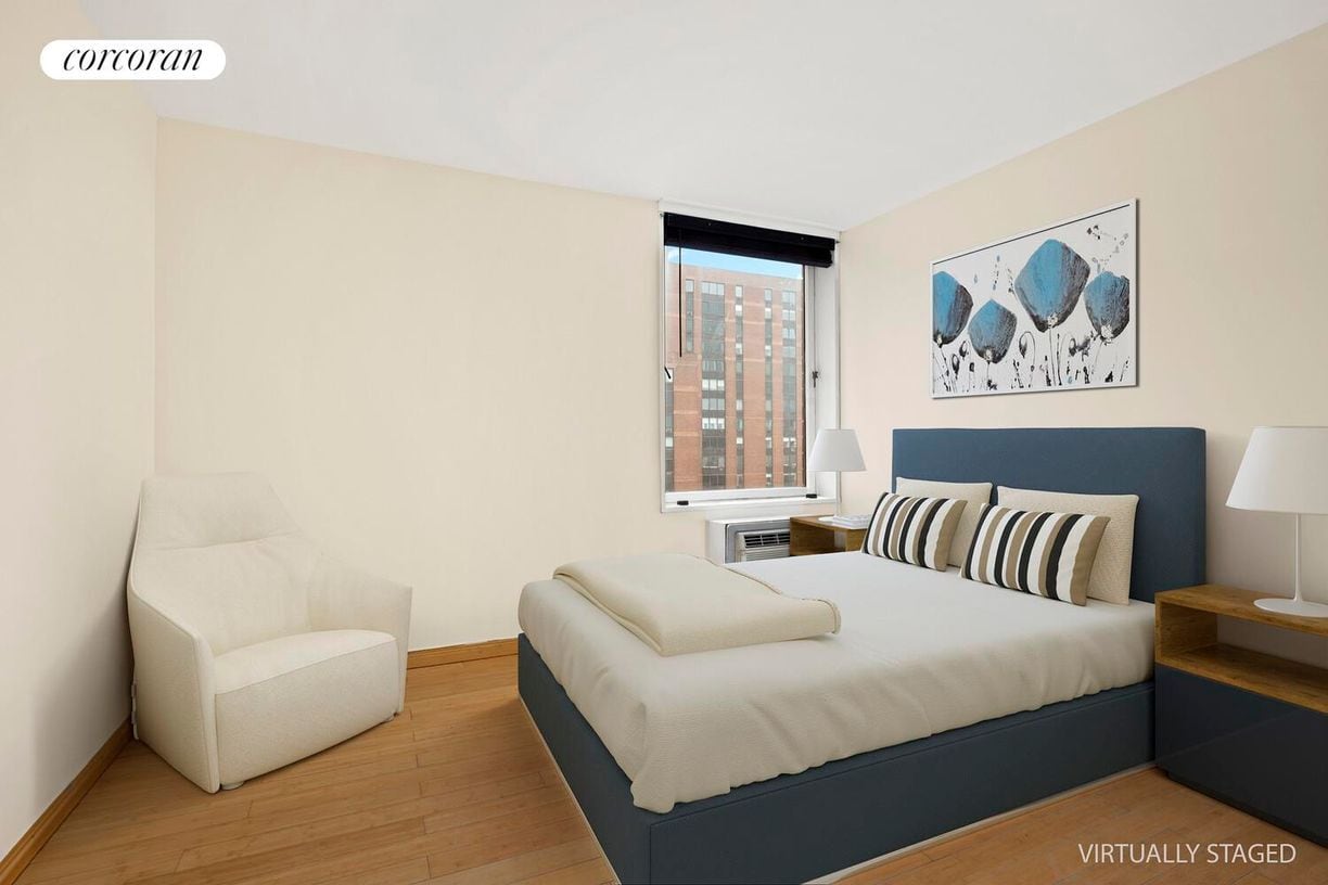 Building Photo - 1641 3rd Ave