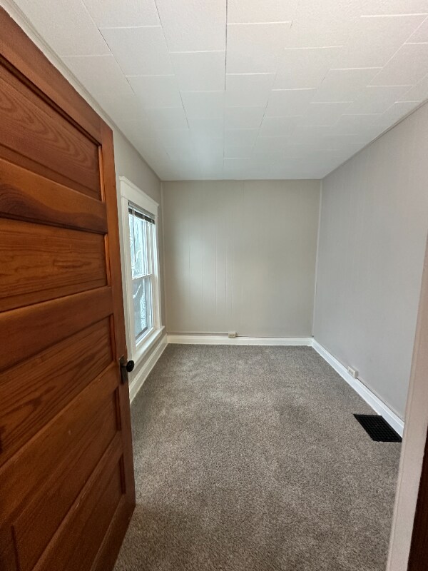 Building Photo - 526 W Beardsley Ave